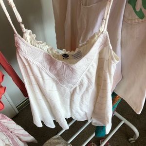 Roxy Ivory colored crop top. Never worn.